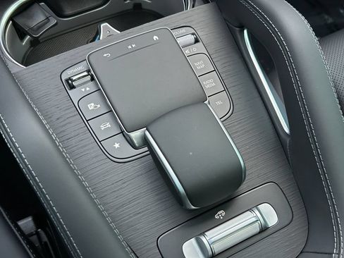 Used 2024 Mercedes-Benz GLS 580 4MATIC image 28