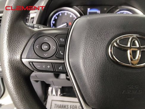 Used 2022 Toyota Camry LE FWD image 13