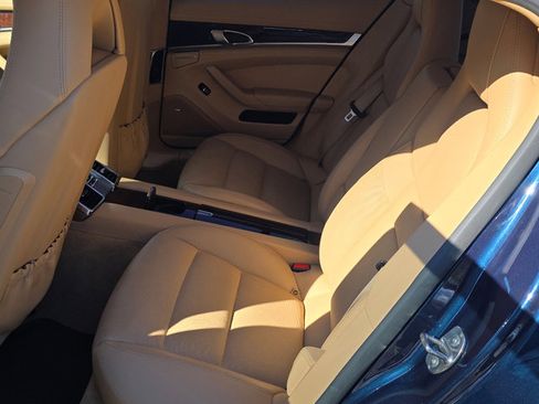 Used 2014 Porsche Panamera 4 image 27