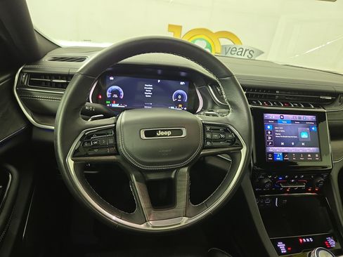Used 2022 Jeep Grand Cherokee L Overland w/ Luxury Tech Group IV AWD/4WD image 15