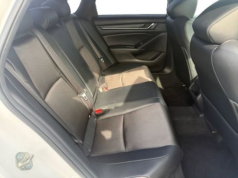 Used 2018 Honda Accord Sport image 18