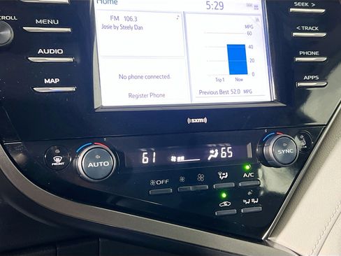 Used 2020 Toyota Camry LE image 27