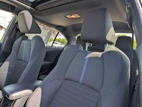Used 2021 Toyota Corolla SE w/ SE Premium Package FWD image 17