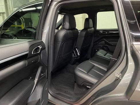 Used 2014 Porsche Cayenne AWD/4WD image 15