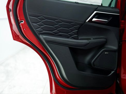 New 2026 Mitsubishi Outlander SEL image 24