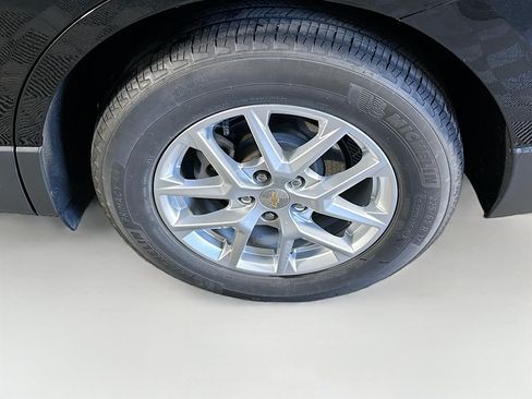 Used 2024 Chevrolet Equinox LT FWD image 11