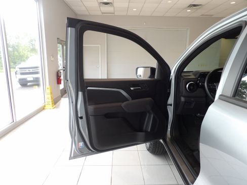 Used 2023 Chevrolet Colorado Z71 w/ Z71 Convenience Package 2 AWD/4WD image 7