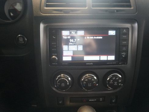 Used 2014 Dodge Challenger R/T image 15