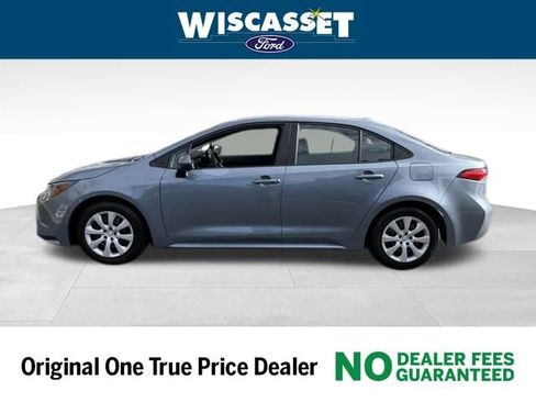 Used 2024 Toyota Corolla LE image 2