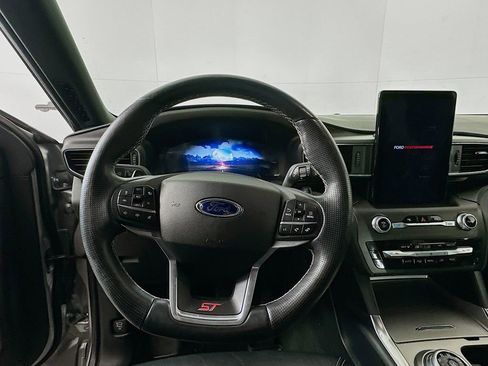 Used 2020 Ford Explorer ST w/ ST Street Pack image 11