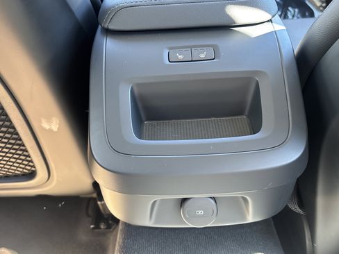 Used 2025 Volvo S60 B5 Core FWD image 13