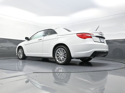 Used 2011 Chrysler 200 Limited FWD image 28