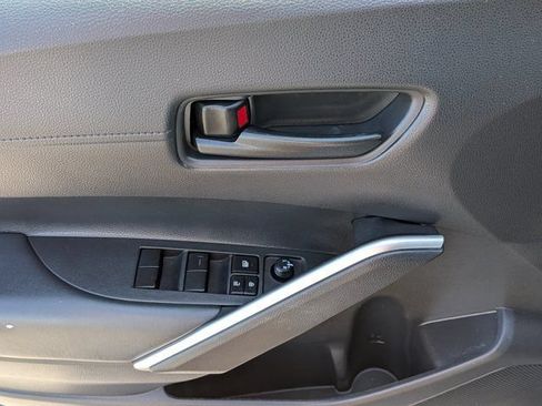 Used 2022 Toyota Corolla Cross LE AWD/4WD image 18