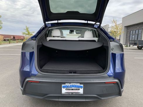 Used 2026 Tesla Model Y 2WD image 12