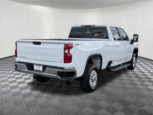 Used 2025 Chevrolet Silverado 2500 LT w/ Convenience Package AWD/4WD image 6