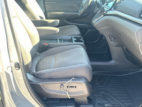 Used 2019 Honda Odyssey EX image 13