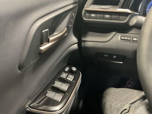 New 2026 Toyota Crown Platinum image 17