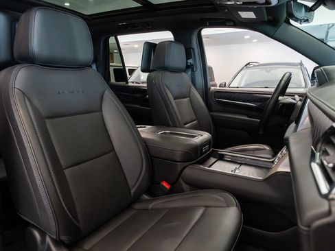 Used 2024 GMC Yukon Denali w/ Denali Reserve Package AWD/4WD image 26