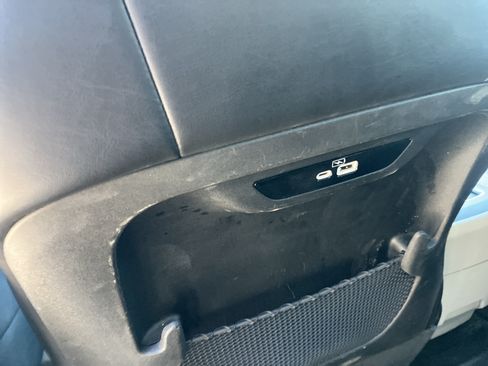 Used 2023 Chrysler Pacifica Touring-L FWD image 16