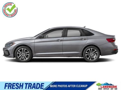 Used 2025 Volkswagen Jetta Sport image 1