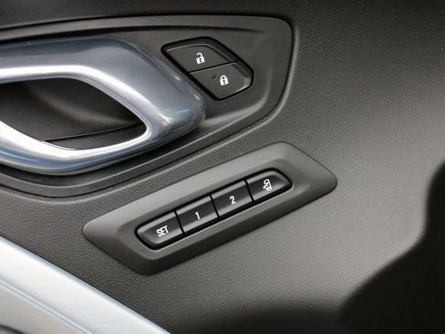 Used 2017 Chevrolet Camaro SS image 20