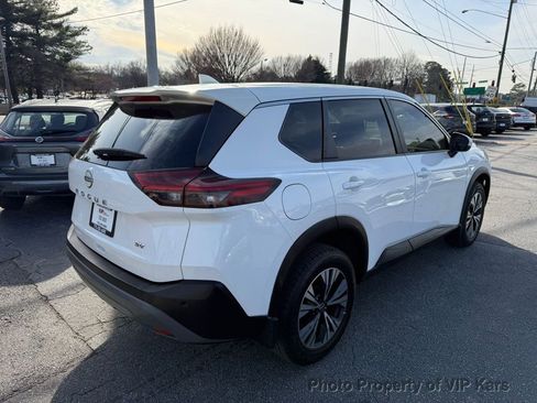 Used 2023 Nissan Rogue SV image 5