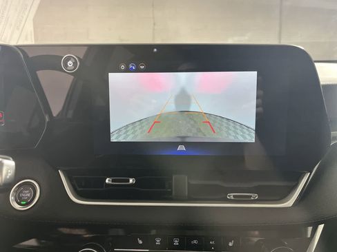 Used 2025 Chevrolet Equinox LT AWD/4WD image 19