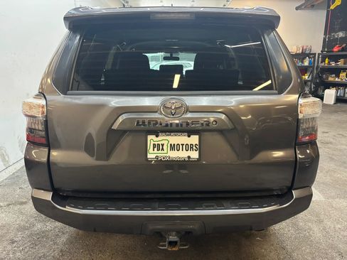 Used 2016 Toyota 4Runner SR5 image 7
