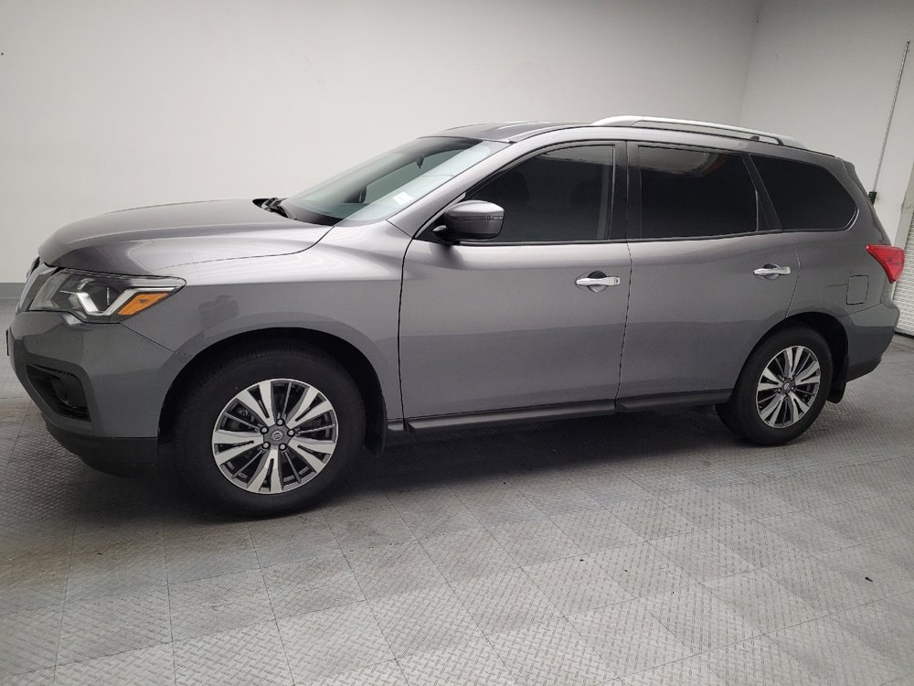 Used 2020 Nissan Pathfinder S FWD image 2