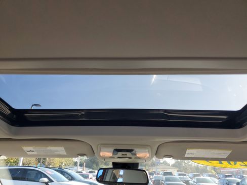 Used 2019 Toyota Sienna L image 20