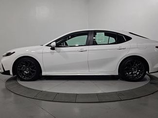 Used 2025 Toyota Camry Hybrid FWD video 2