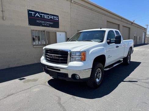 Used 2009 GMC Sierra 2500 SLE w/ SLE Preferred Package RWD image 2