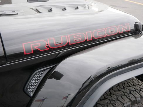 Used 2024 Jeep Wrangler Unlimited Rubicon AWD/4WD image 8
