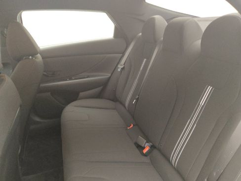 Used 2025 Hyundai Elantra Sport FWD image 18