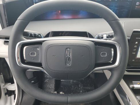 New 2026 Lincoln Nautilus Premier image 15