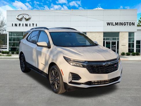 Used 2022 Chevrolet Equinox RS image 1