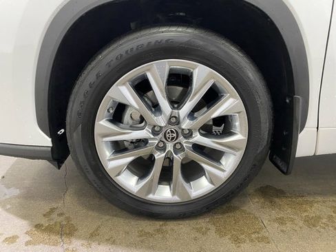 Used 2023 Toyota Highlander Limited image 27