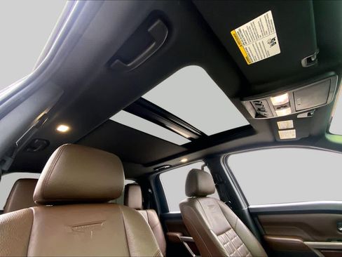 Used 2023 Nissan Titan Platinum Reserve w/ Moonroof Package AWD/4WD image 14