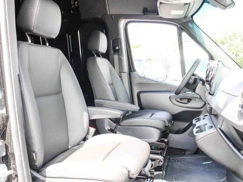 New 2025 Mercedes-Benz Sprinter 2500 image 17