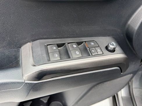 Used 2018 Toyota Tacoma TRD Sport w/ Technology Package image 19