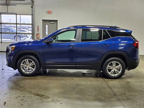 Certified 2023 GMC Terrain SLE w/ Driver Convenience Package image 6