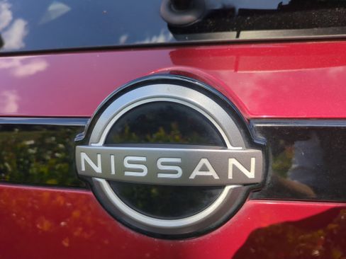 Used 2024 Nissan Pathfinder SV image 13