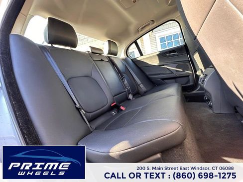 Used 2017 Jaguar XE Premium image 14