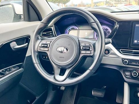 Used 2020 Kia Niro LXS image 12