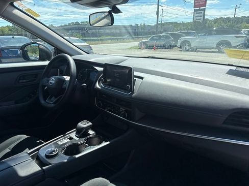 Used 2025 Nissan Rogue S AWD/4WD image 23