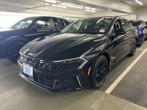 Used 2025 Kia K5 LXS FWD image 2