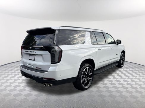 Used 2025 Chevrolet Suburban RST w/ Comfort Package AWD/4WD image 5