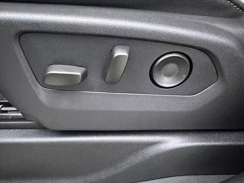 New 2026 GMC Yukon XL Elevation AWD/4WD image 25