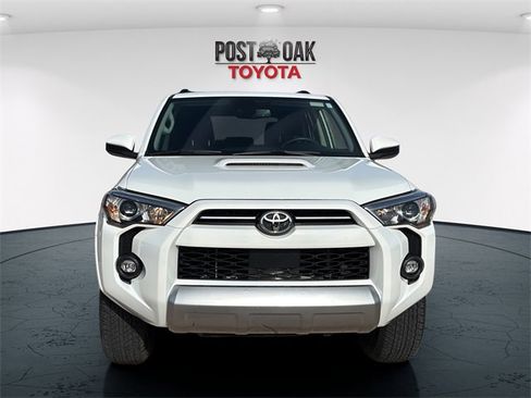 Used 2024 Toyota 4Runner TRD Off-Road image 2