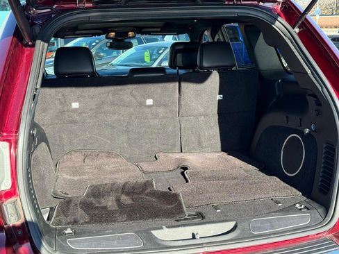 Used 2017 Jeep Grand Cherokee Limited w/ Trailer Tow Group IV image 8